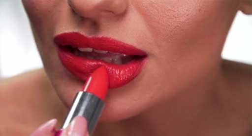 Lipstick මඟින් ආකර්ශණීය පෙනුමක් ලබාගන්නේ කෙසේද?